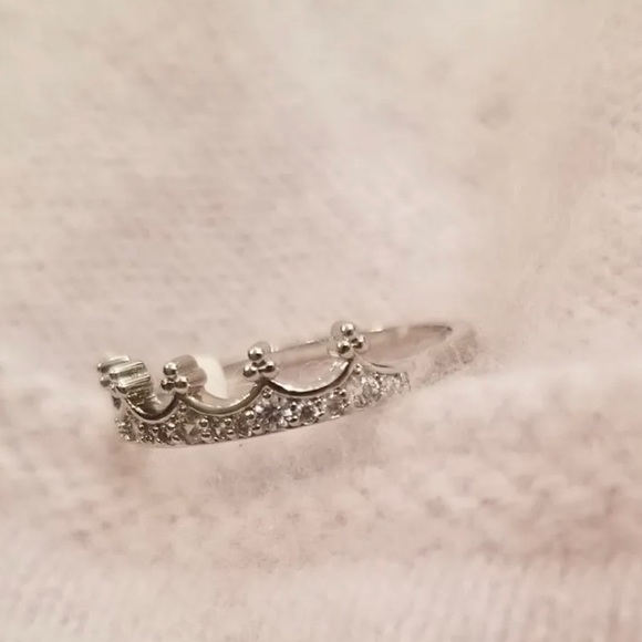 🌟 👑Charmed aroma princess crown ring size 7 NWT - Picture 4 of 6